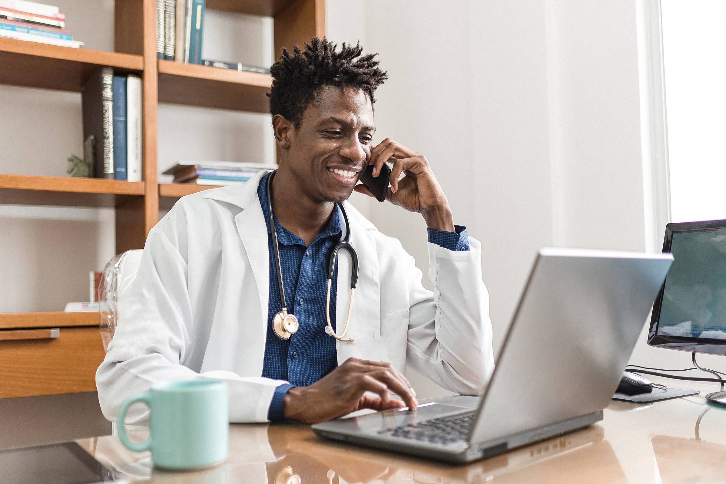 Conheça os pilares da governança em telessaúde e como colocar em prática